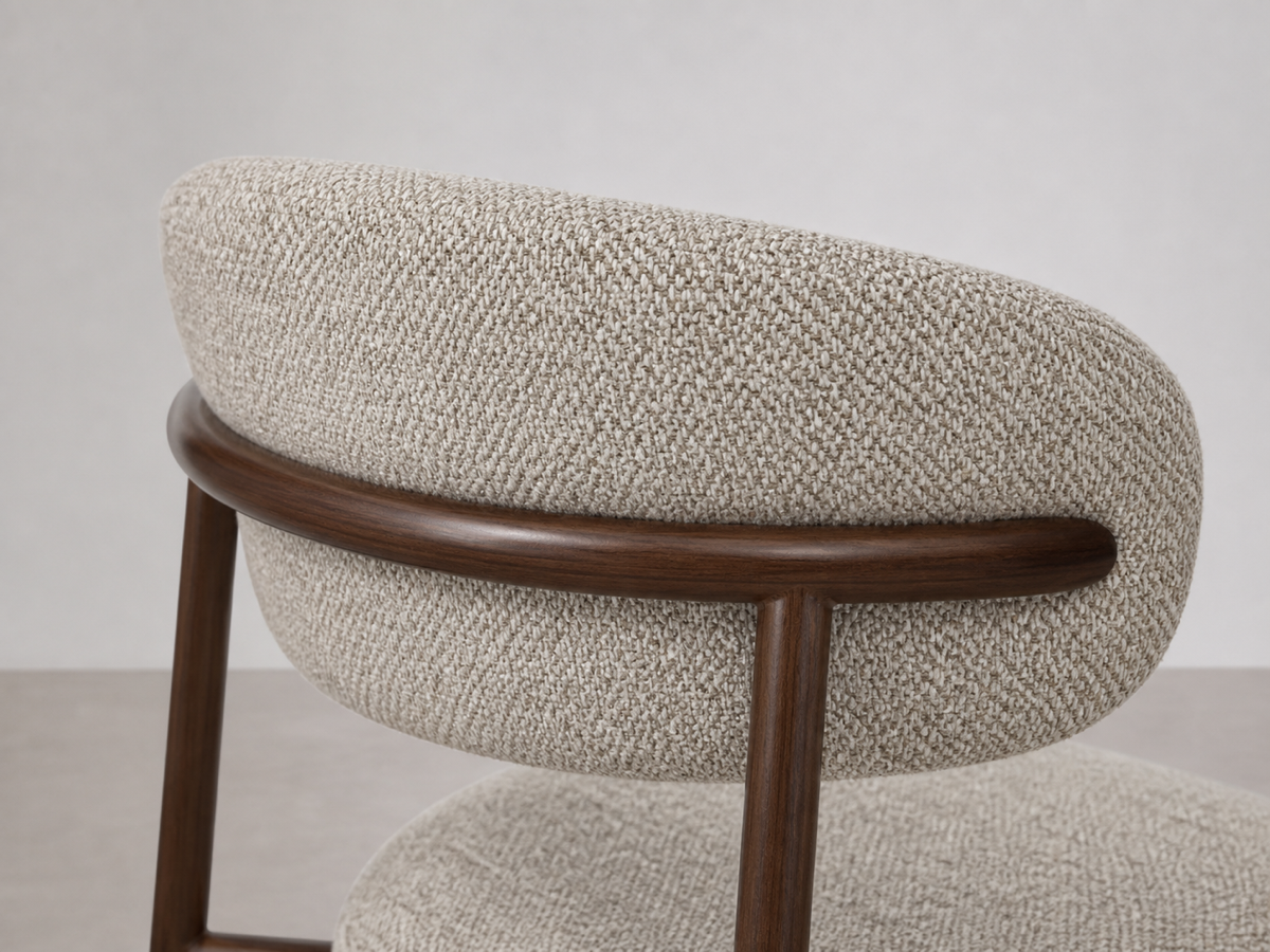 ARIA Chaise 11-ARIA-chaise-tissu-beige-pieds-noyer-fond-backdrop-detail-1200x900 Oona Mobilier
