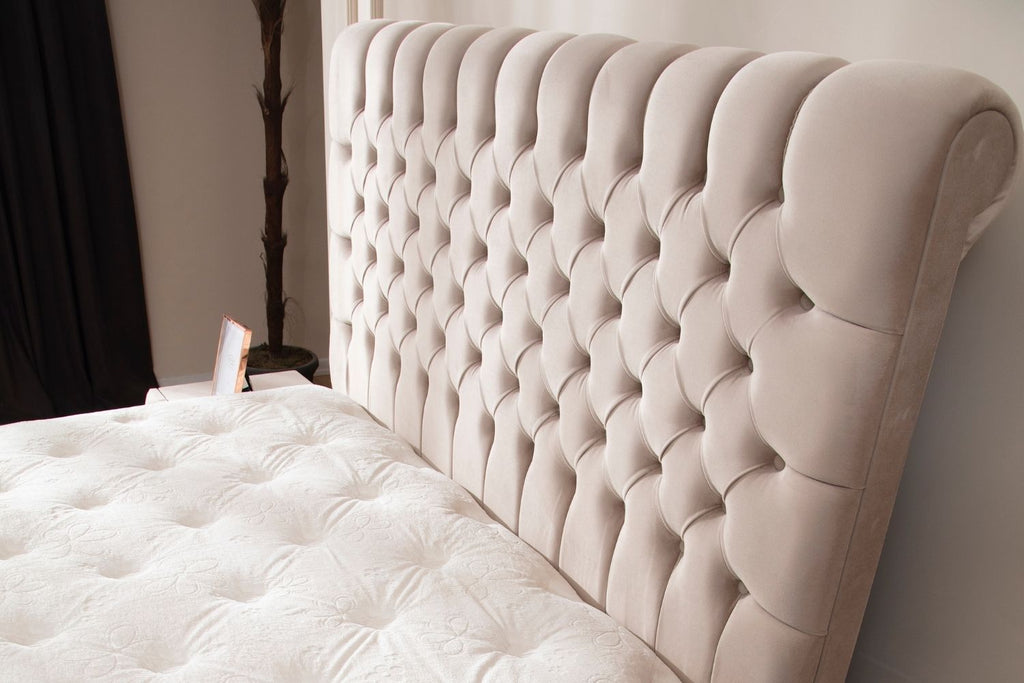 Lit coffre velours beige 131_7b03a362-c821-42b5-8674-3117234b50db Oonamobilier