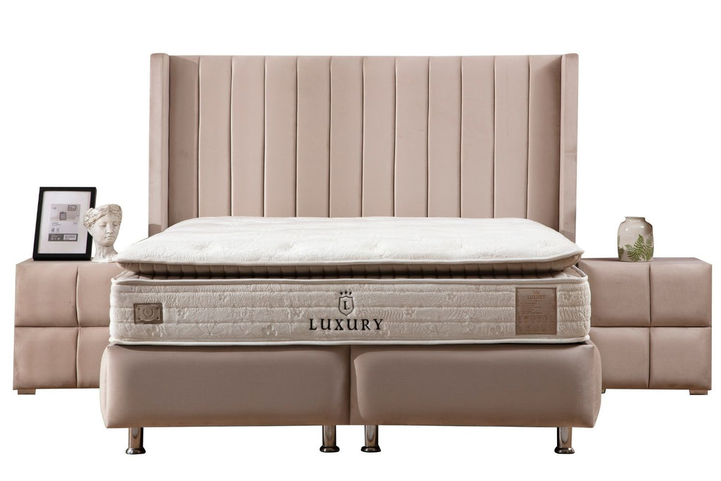 Lit coffre velours beige 134_595dc78f-d5e2-485d-a81e-382159a9d0bf Oonamobilier