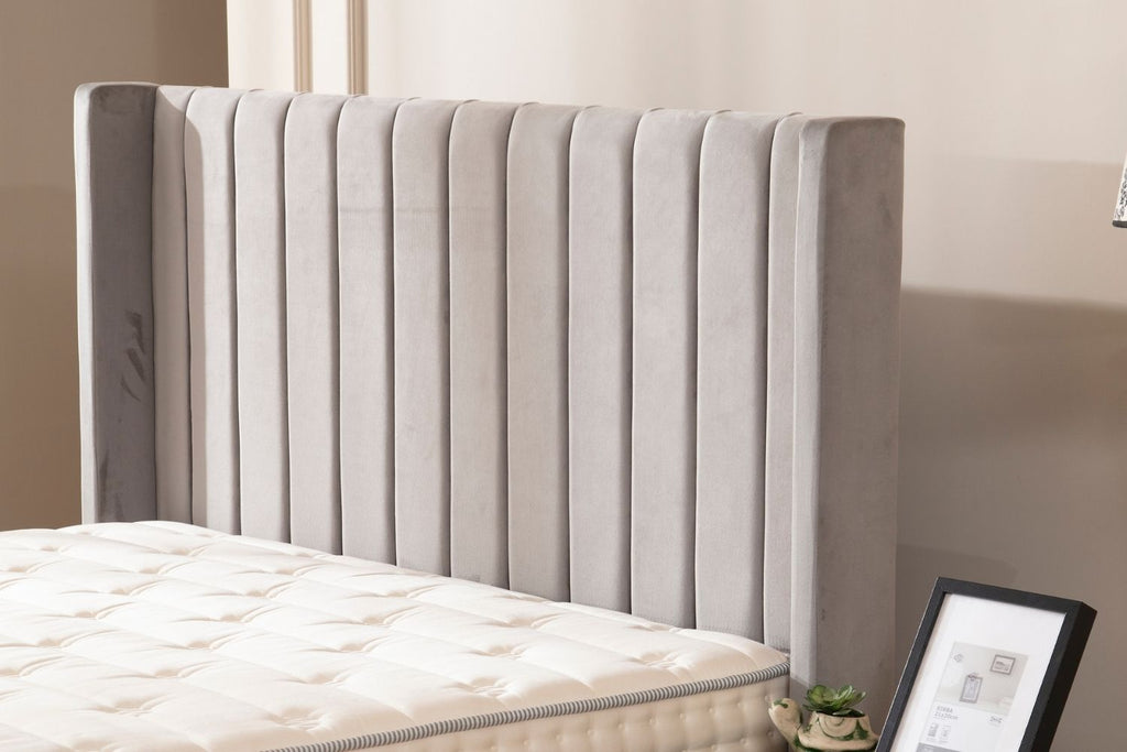 Lit coffre velours gris 143_3d143835-e41d-4fef-ad4d-0401c98538d2 Oonamobilier