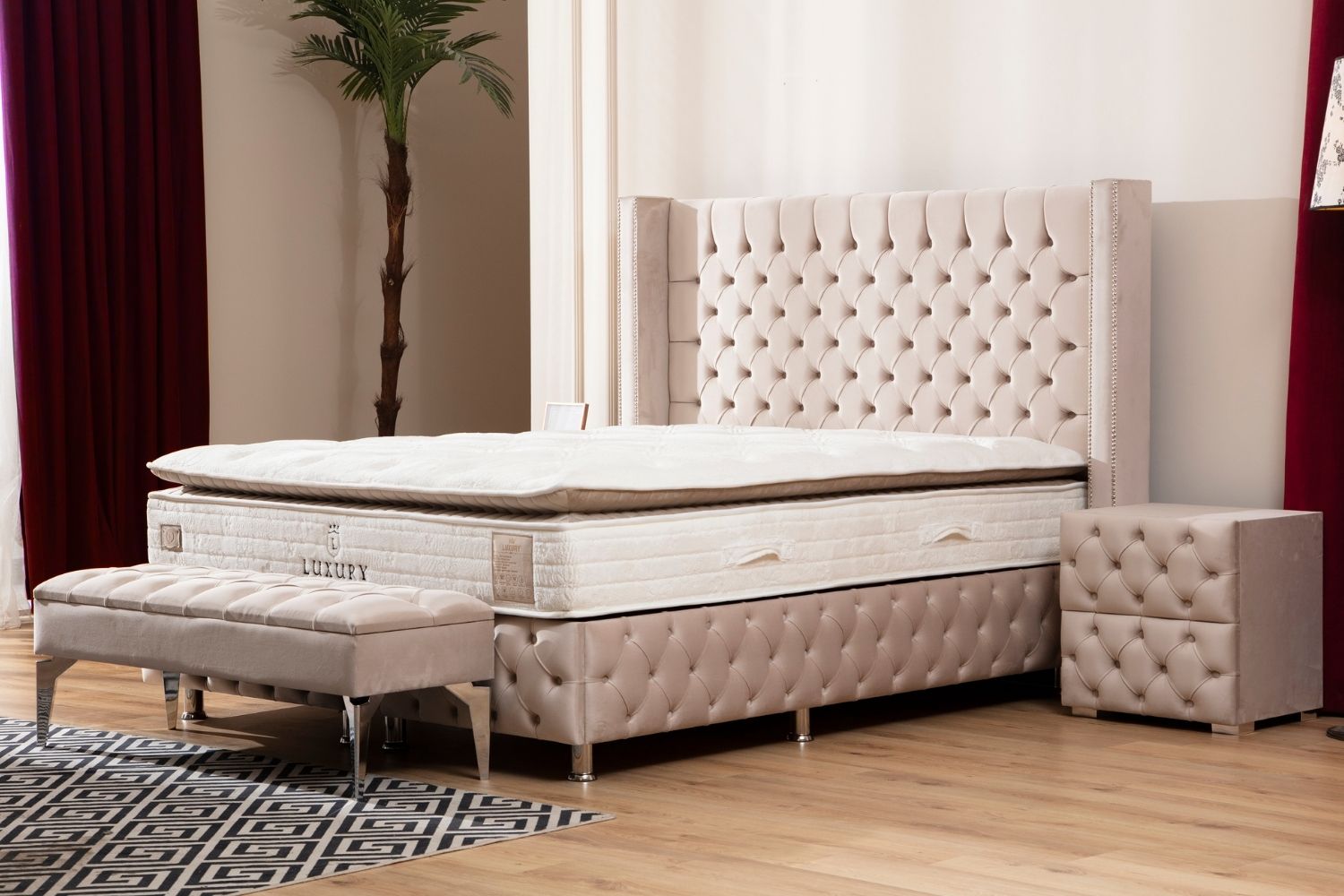 Lit coffre velours beige 151_19edf937-ab92-4afc-8ad3-6f9d470a4876 Oonamobilier