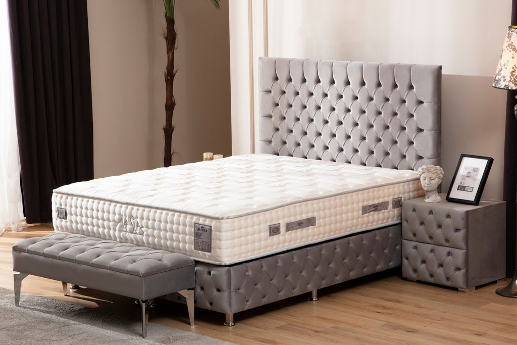 Lit coffre velours gris 160_0116221c-ae24-48ea-b0fe-b3ecbfbe357e Oonamobilier