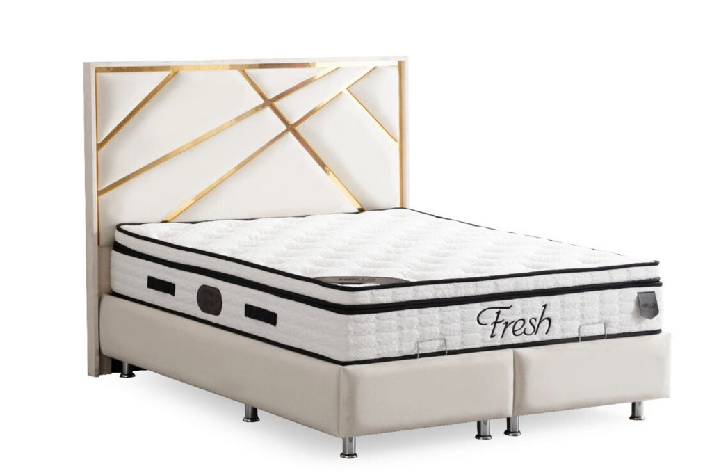 Lit coffre velours beige clair 234_9c5bd114-71d3-4f69-aa0d-9b3339f6330e Oonamobilier