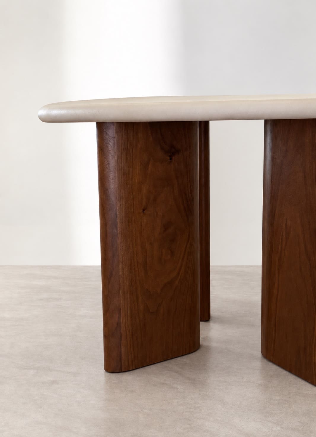PYRANTH Table à manger D40949B8-969B-492D-A065-8B422B6F8B81_2517c816-317f-42ff-8f84-3e4b995e9c47 Oona Mobilier