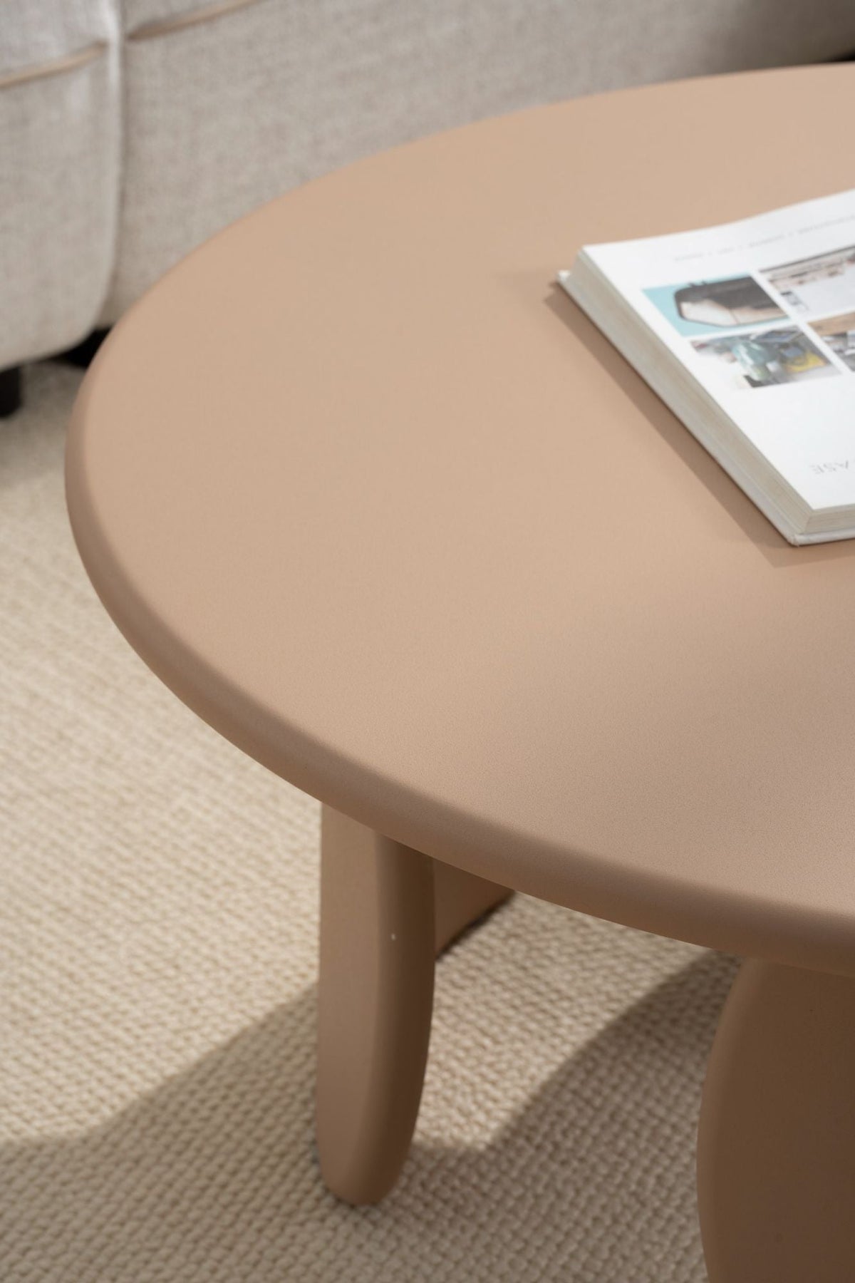 Table basse ronde rosé Table basse HCT255001_2__web Oona mobilier